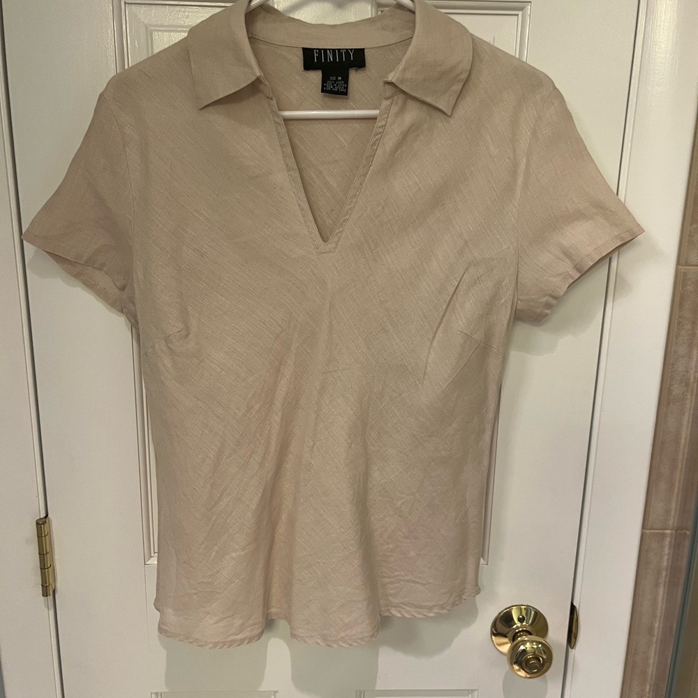 Finity Cream Short Sleeve V-Neck Collared Blouse
